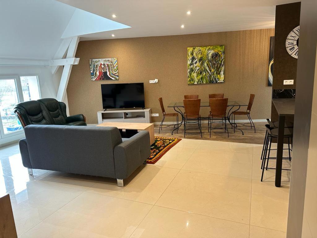 Spacious Flat Close To The Railway Station Troyes Zimmer foto
